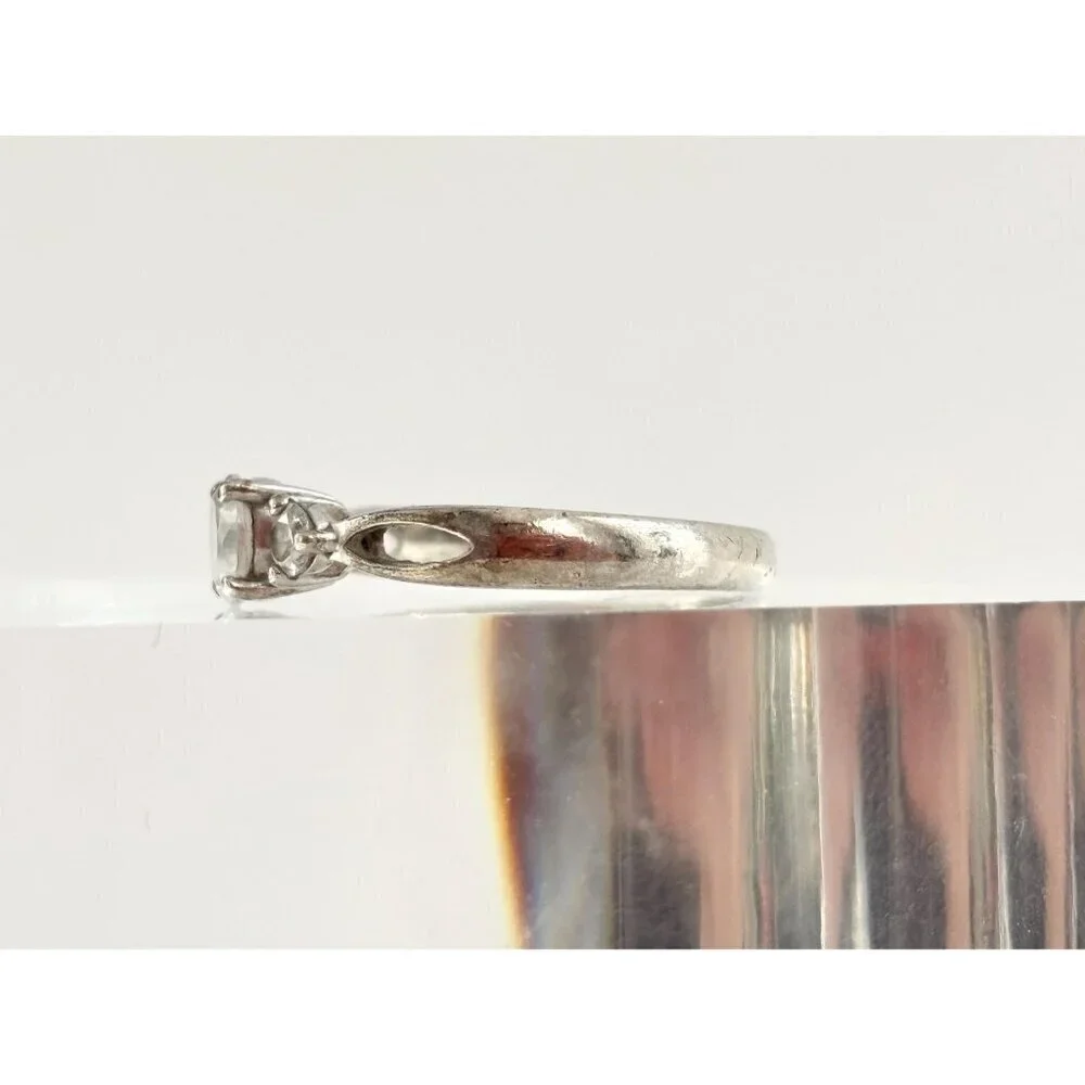 Tripe Stone Round Cut Cubic Zirconia Ring Split Shank Ring - sz 9